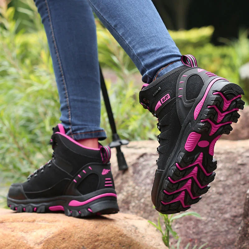 Bota Feminina Adventure Trekking Montevie