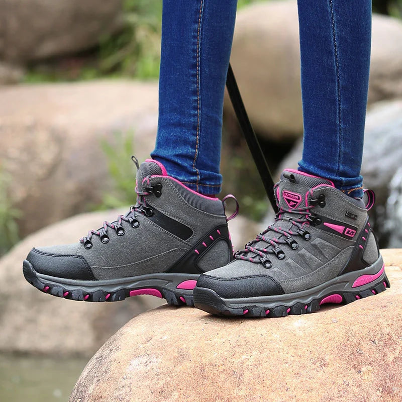 Bota Feminina Adventure Trekking Montevie