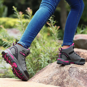 Bota Feminina Adventure Trekking Montevie