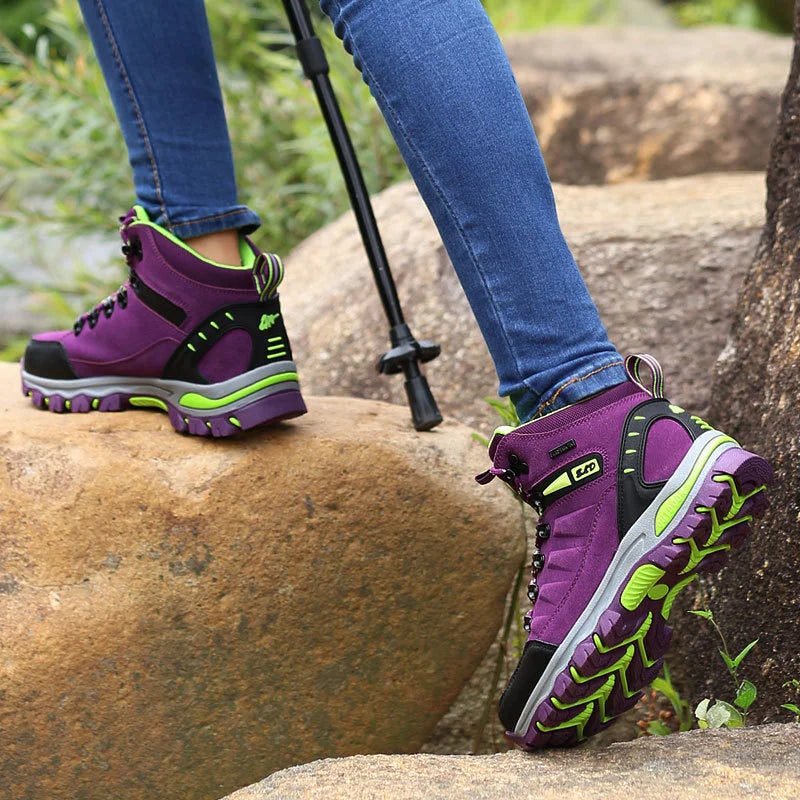 Bota Feminina Adventure Trekking Montevie